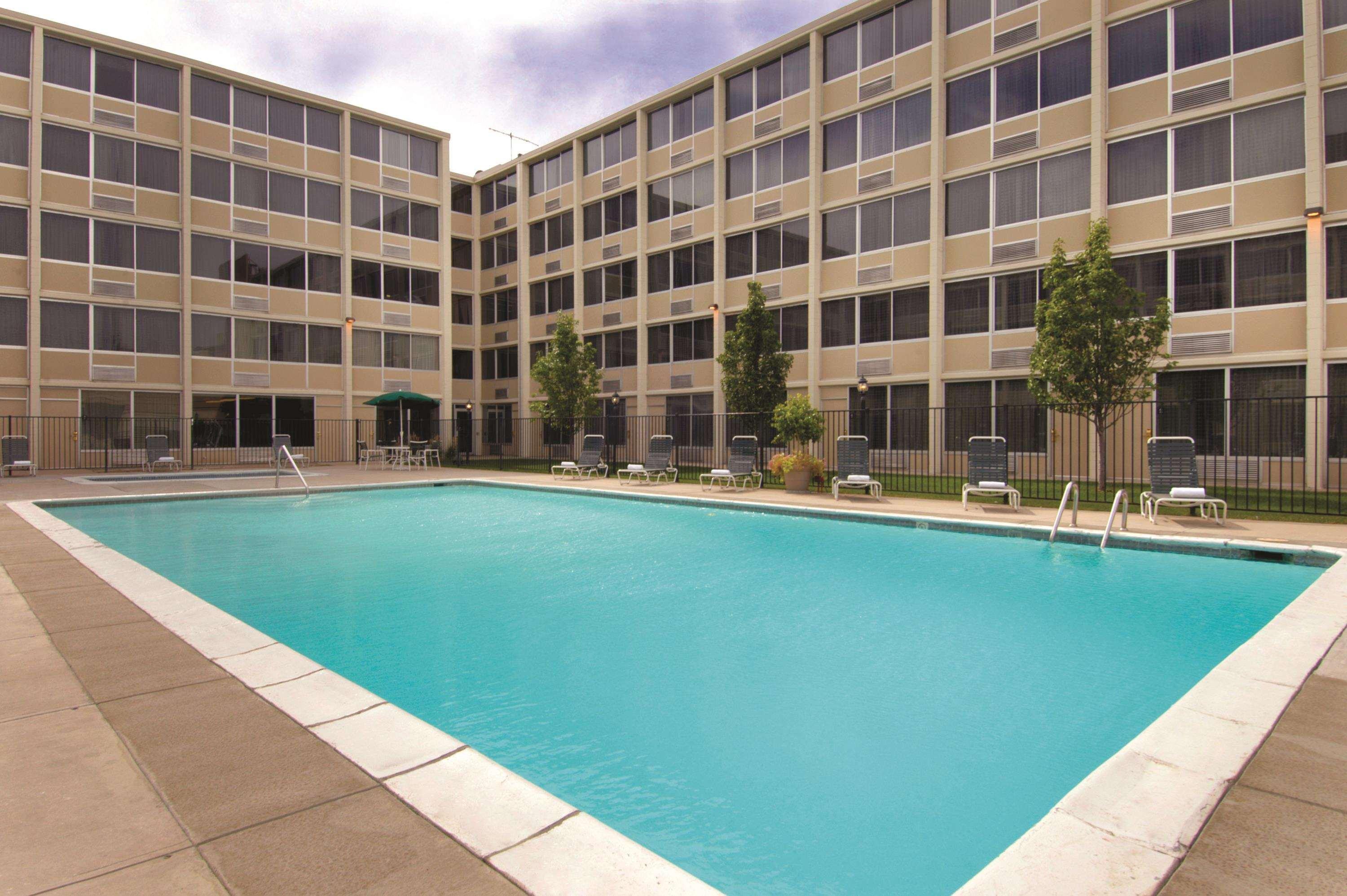 Doubletree By Hilton Denver Central Park Ngoại thất bức ảnh